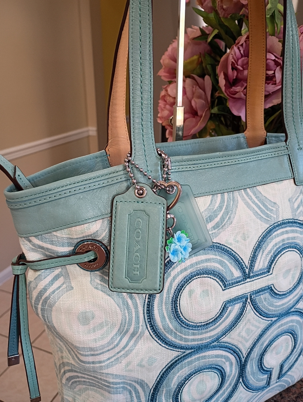 NWT Coach Audrey Signatute Op Art Swirl Tote - Picture 8 of 17